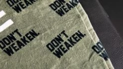 Rogue Don't Weaken Gym Towel -Rogue Fitness Online Sale AT0109 WEB3 bdxvlx